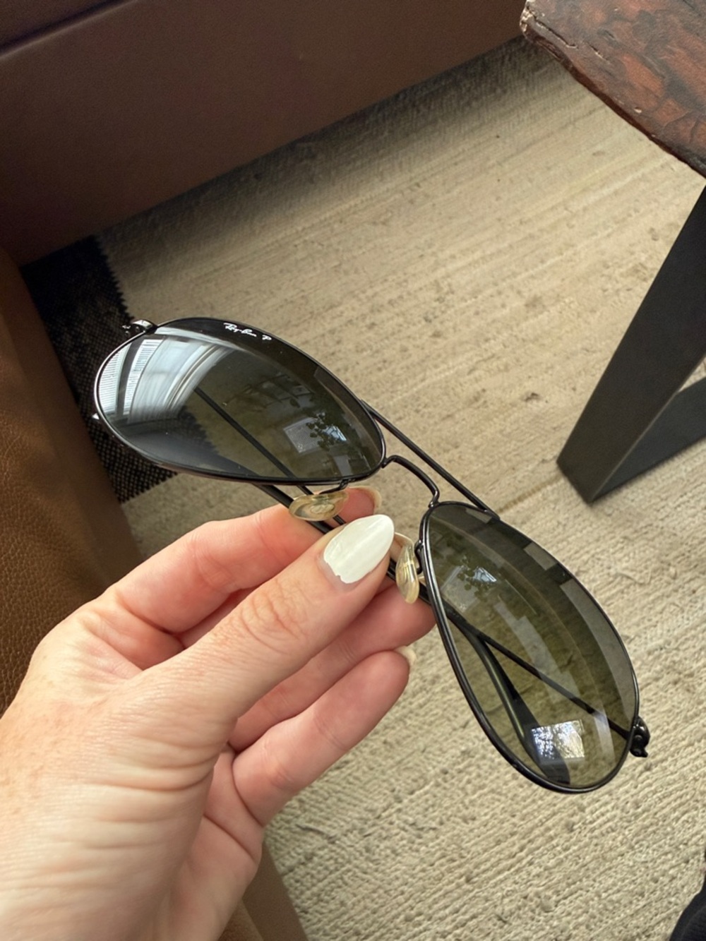 Polarized Ray-Ban Aviator Sunglasses - Picture 2 of 7